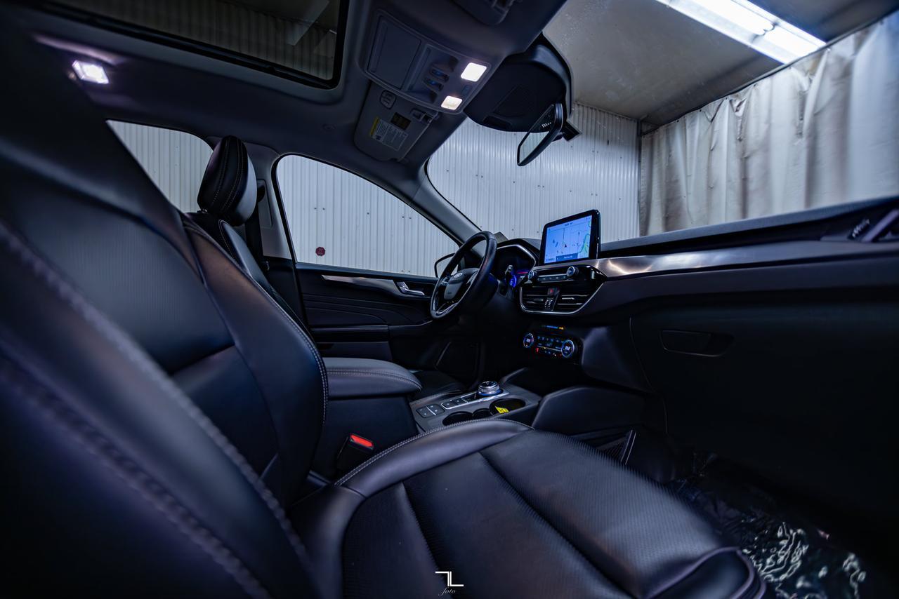 2021 Ford Escape AWD Titanium Leather Roof Nav BCam Red Deer AB