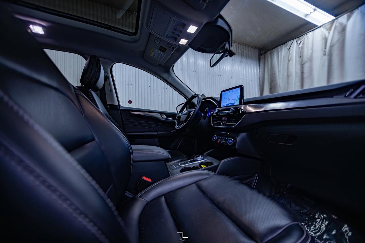 2021 Ford Escape AWD Titanium Leather Roof Nav BCam Red Deer AB
