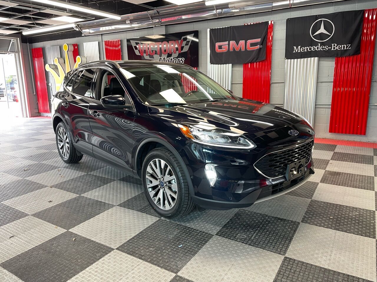 Used 2021 Ford Escape Hybrid Titanium AWD 4dr SUV in Royal Oak MI