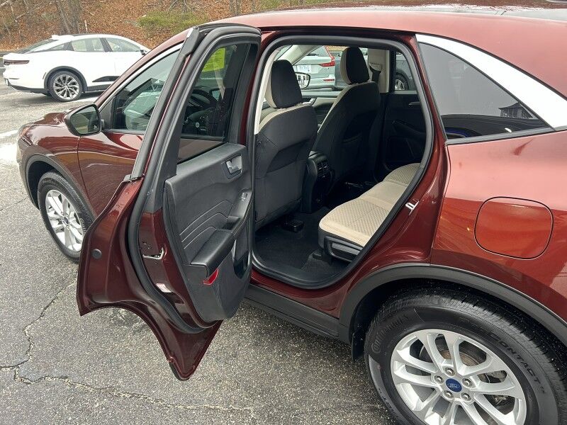 2021 Ford Escape SE - 1 OWNER - ORIGINAL MILES Whitinsville MA