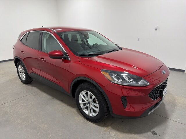 2021 Ford Escape SE photo 3