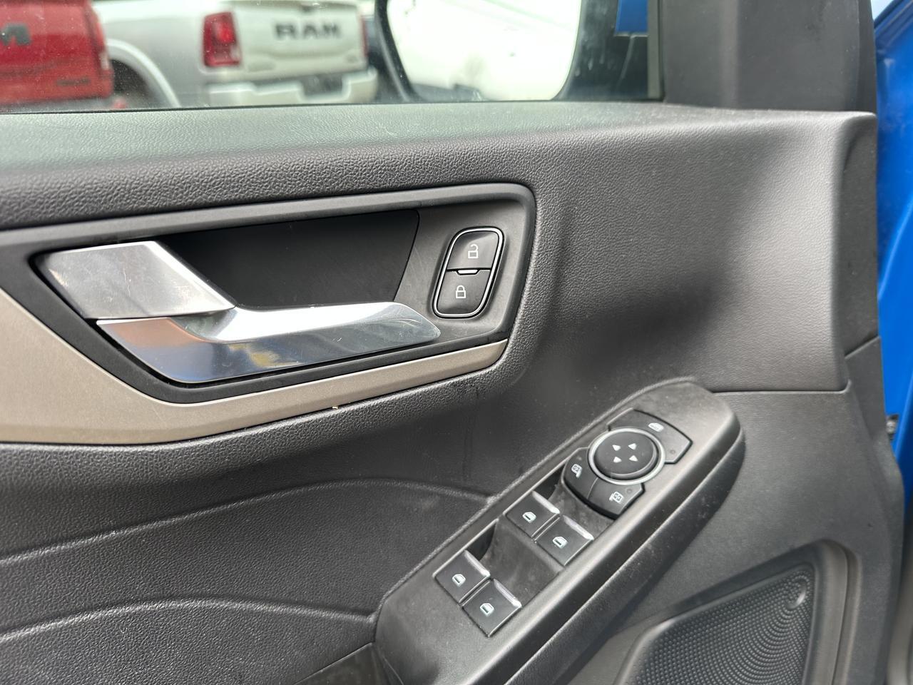 2021 Ford Escape SEL | AWD | Leather | Pano Sun Roof | Power Lift Gate | Heated Seats & Wheel | Adaptive Cruise Redwater AB