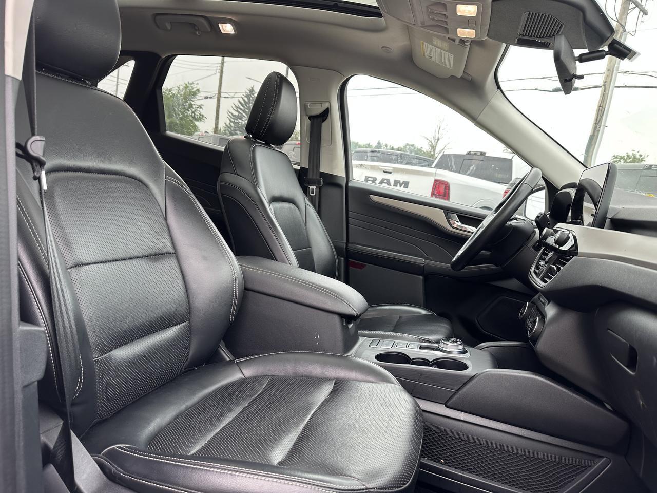 2021 Ford Escape SEL | AWD | Leather | Pano Sun Roof | Power Lift Gate | Heated Seats & Wheel | Adaptive Cruise Redwater AB