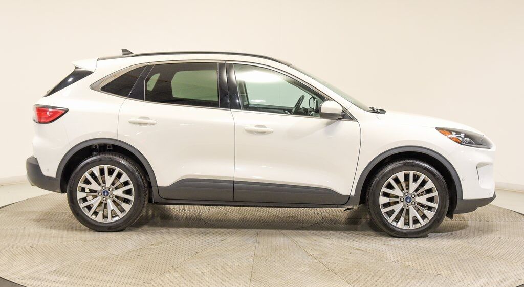 2021 Ford Escape Titanium Hybrid Akron OH