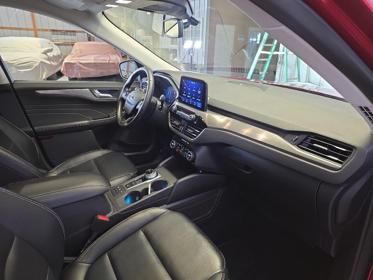 2021 Ford Escape Titanium Hybrid Sand Lake NY