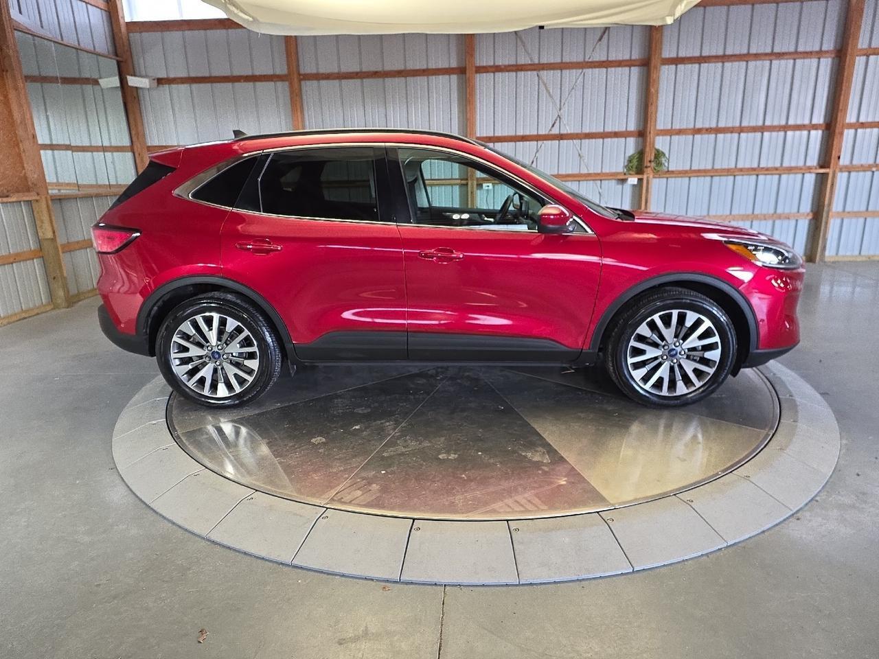 2021 Ford Escape Titanium Hybrid Sand Lake NY