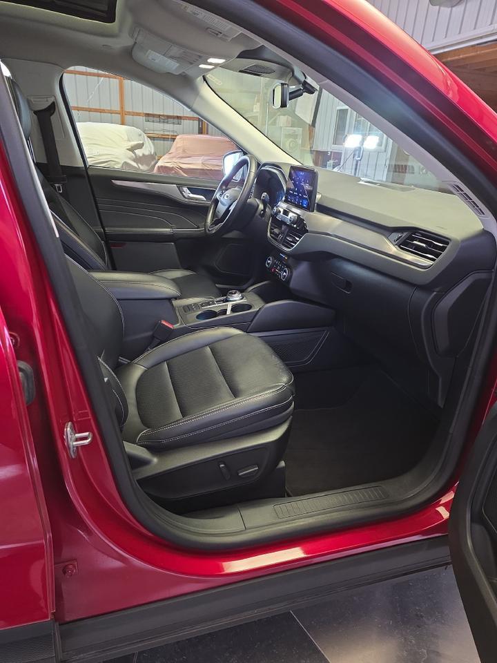 2021 Ford Escape Titanium Hybrid Sand Lake NY