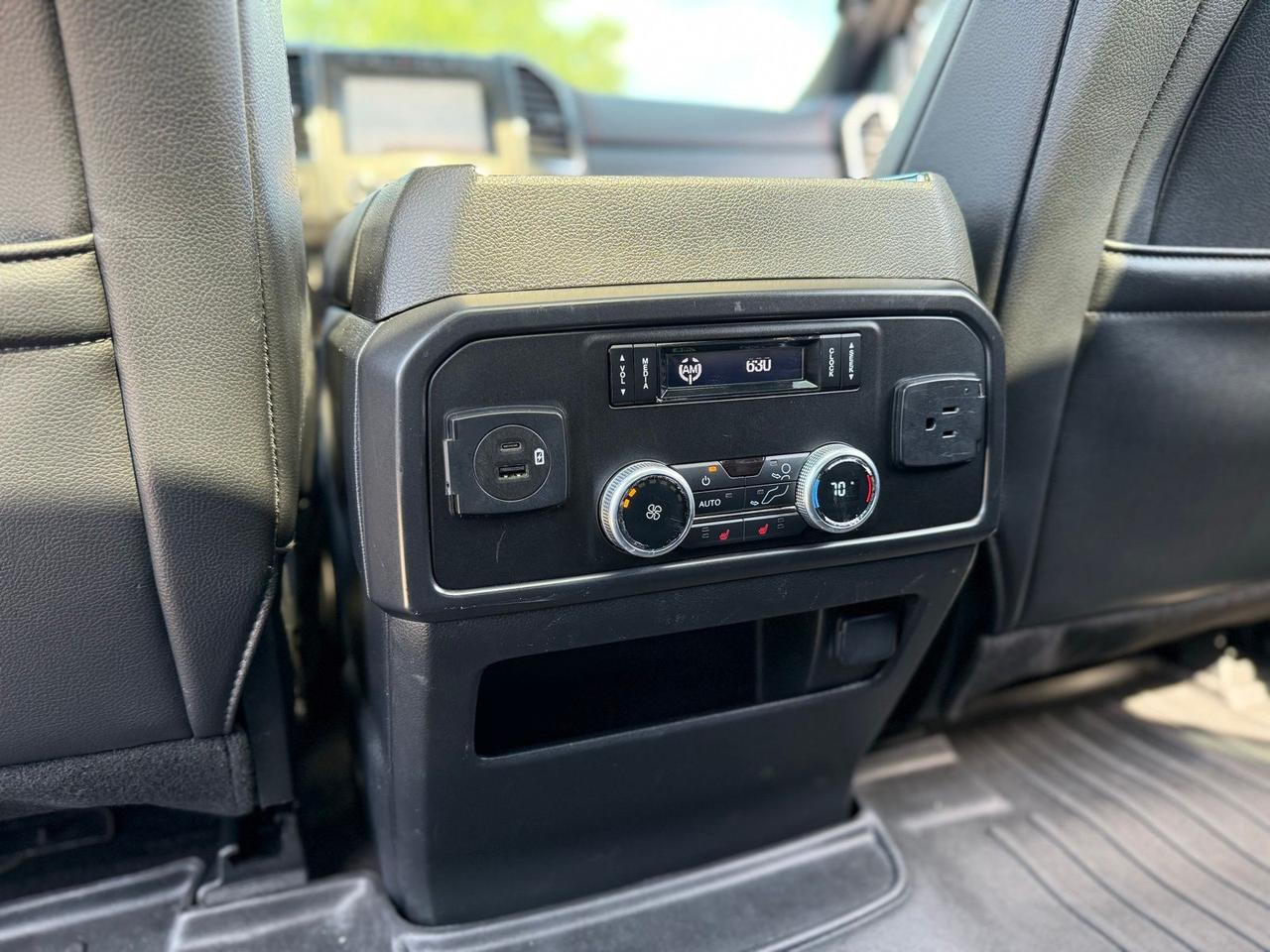 2021 Ford Expedition Limited Crestwood KY