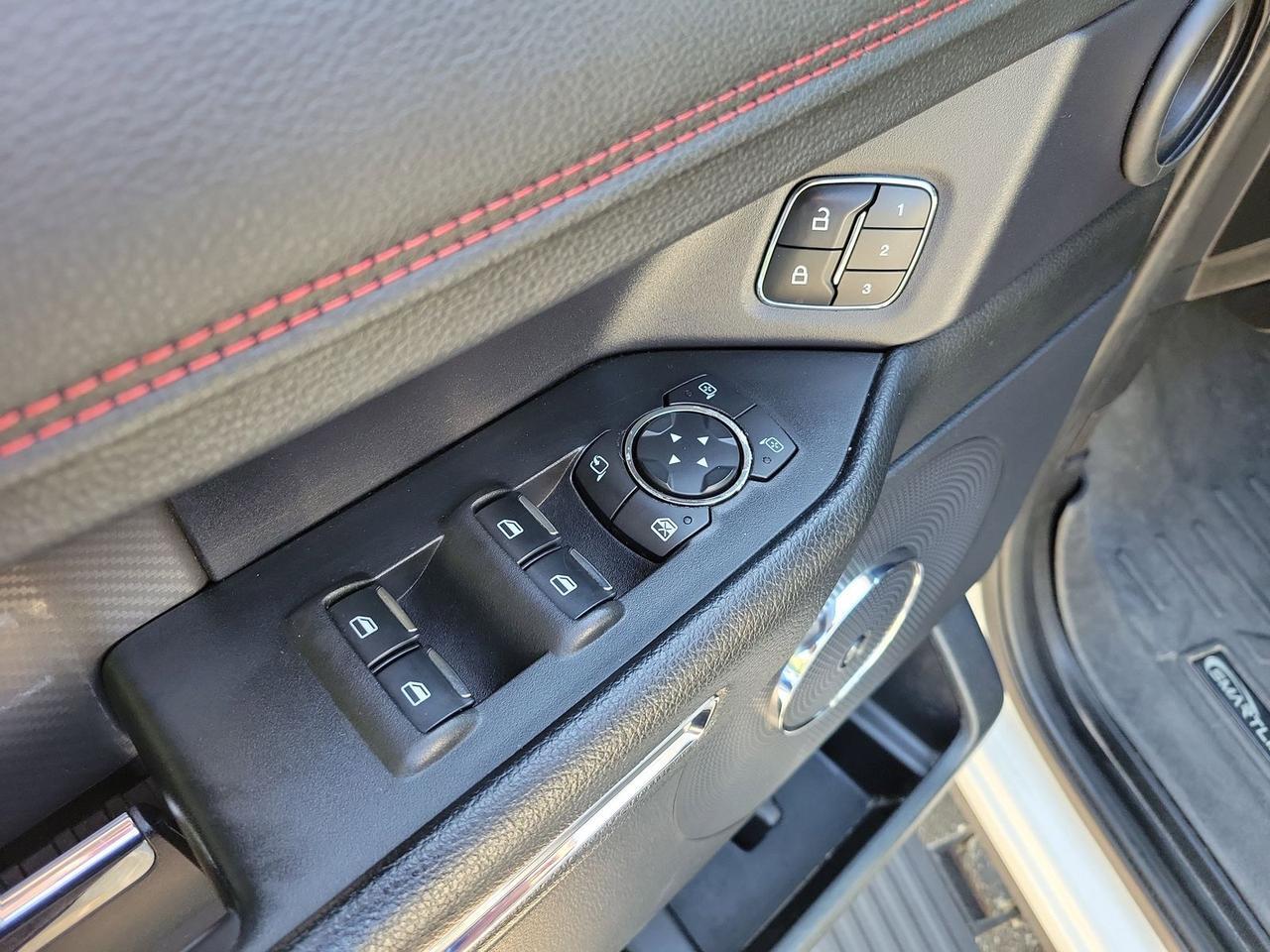2021 Ford Expedition Limited Crestwood KY