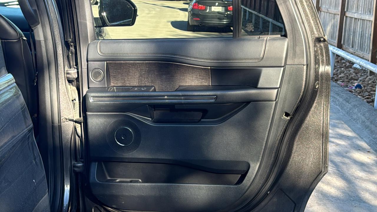 2021 Ford Expedition Max Limited  Selma TX