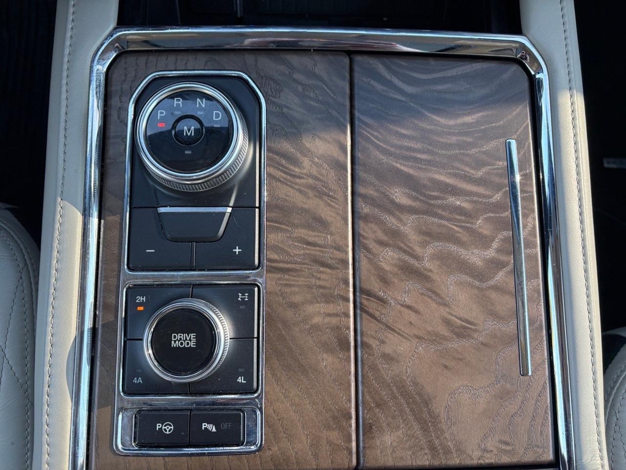 2021 Ford Expedition Max Platinum, POWER RUNNING BOARDS, TOW PACKAGE, AUTO START/STOP, PANORAMIC TINTED MOONROOF, BLIND SPOT ALERT, POWER 3RD ROW SEATING, POWER LIFTGATE, 360 BACKUP CAMERA, HEATED FRONT & REAR SEATS, APPLE CARPLAY/ANDROID AUTO, EXPLORE THE ROAD! Virginia Beach VA