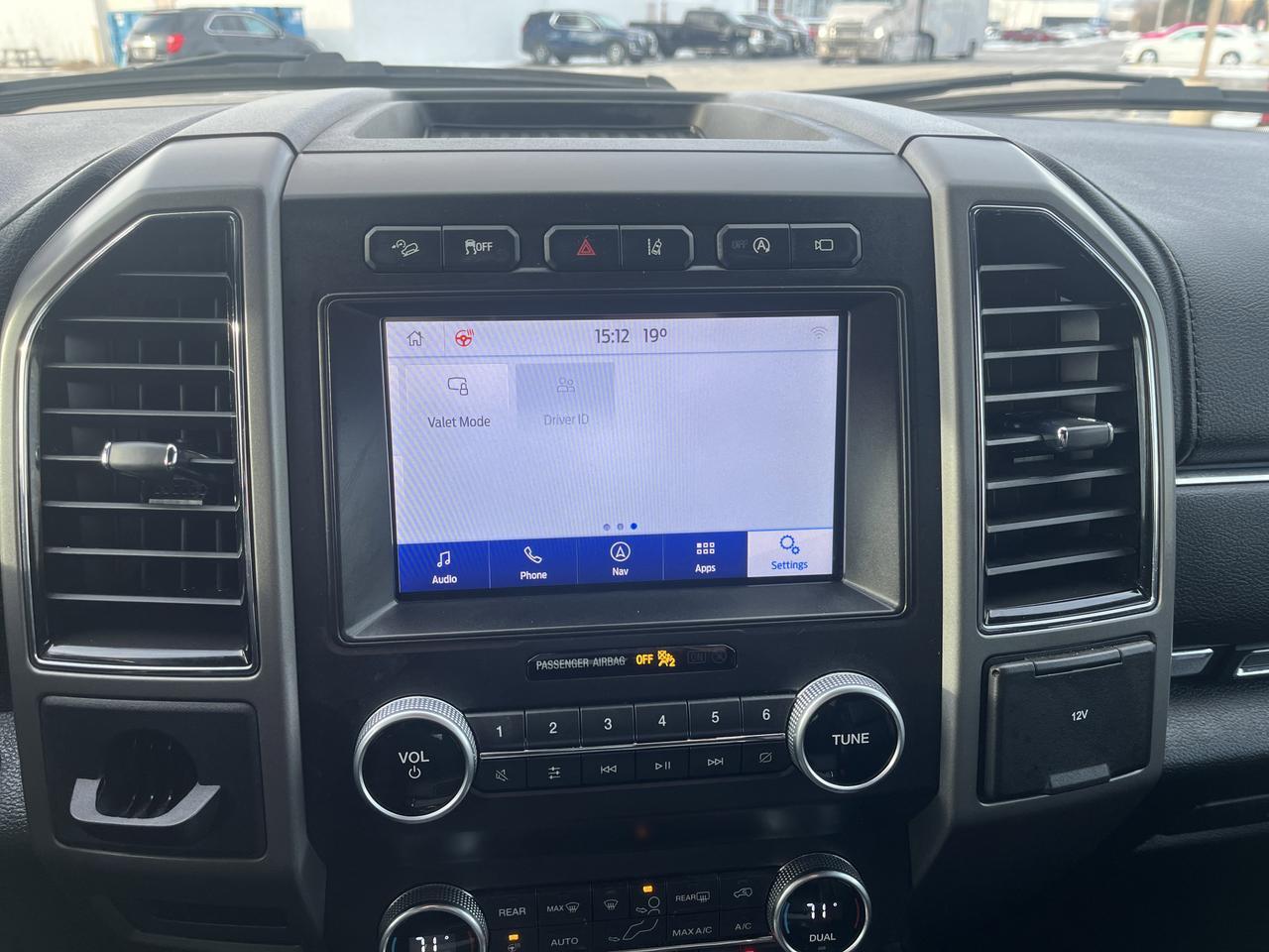 2021 Ford Expedition XLT FX-4 4WD CargoPkg w/360-DegreeRearCamera RemoteStart 2ndRowCaptainsChairs FordCo-Pilot360Assist Saukville WI