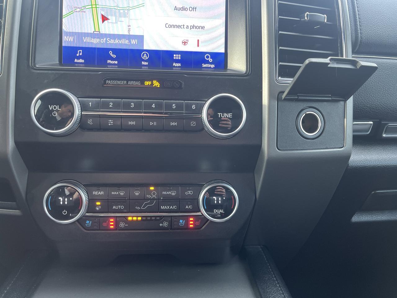 2021 Ford Expedition XLT FX-4 4WD CargoPkg w/360-DegreeRearCamera RemoteStart 2ndRowCaptainsChairs FordCo-Pilot360Assist Saukville WI