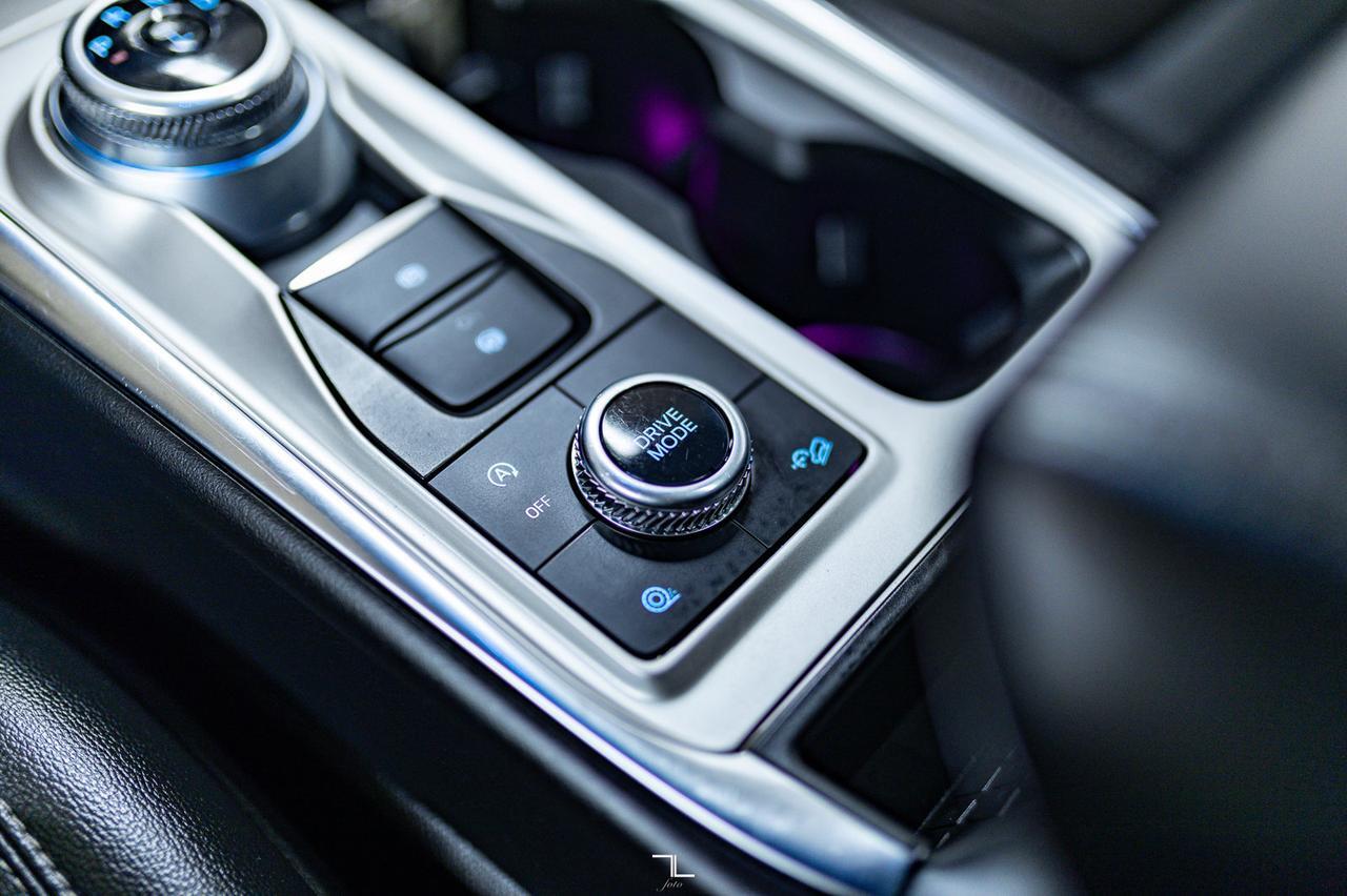 2021 Ford Explorer AWD Limited Leather Roof Nav BCam Red Deer AB