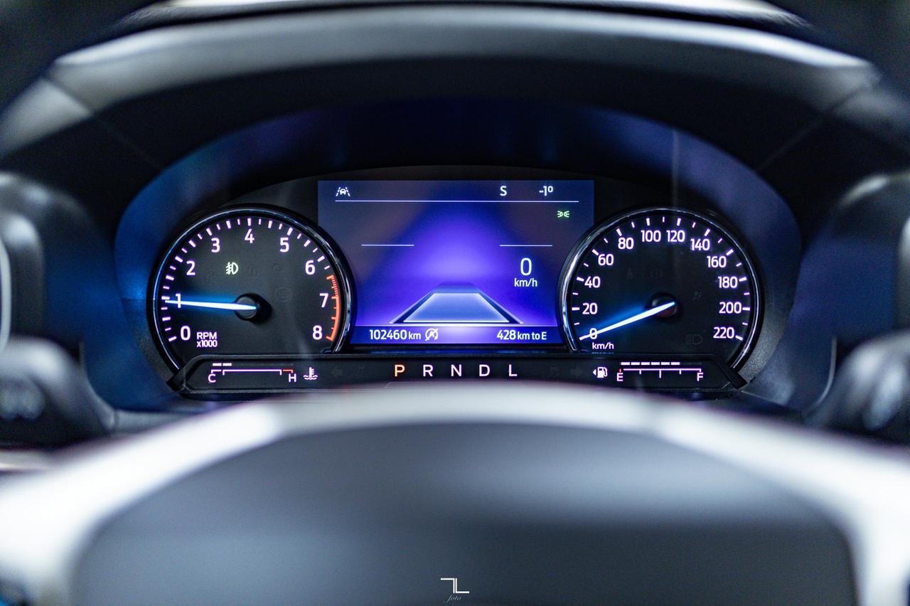 2021 Ford Explorer AWD Limited Leather Roof Nav BCam Red Deer AB