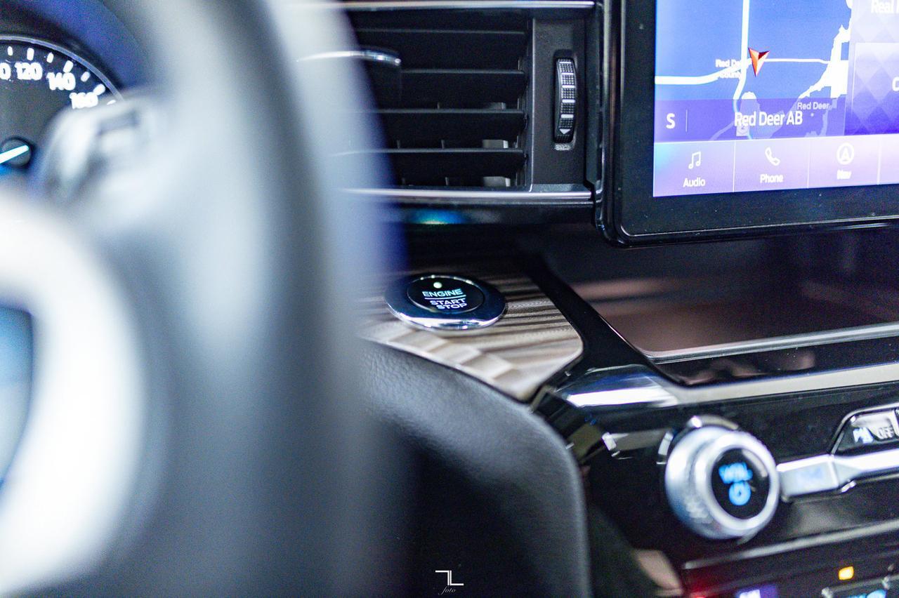 2021 Ford Explorer AWD Limited Leather Roof Nav BCam Red Deer AB