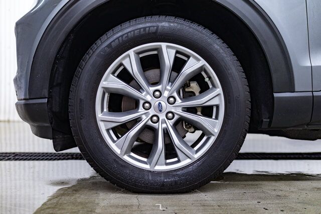 2021 Ford Explorer AWD Limited Leather Roof Nav BCam Red Deer AB