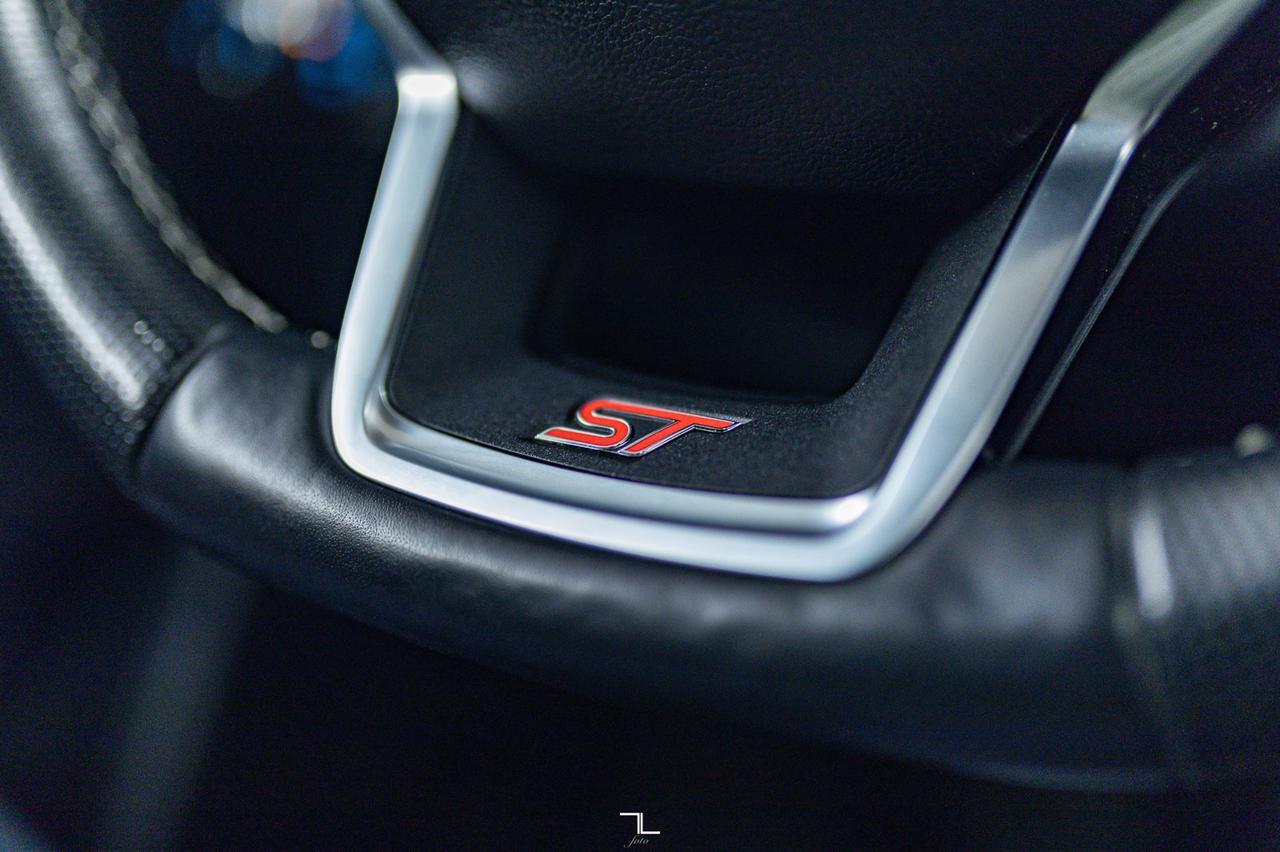 2021 Ford Explorer AWD ST Leather Roof Nav Red Deer AB