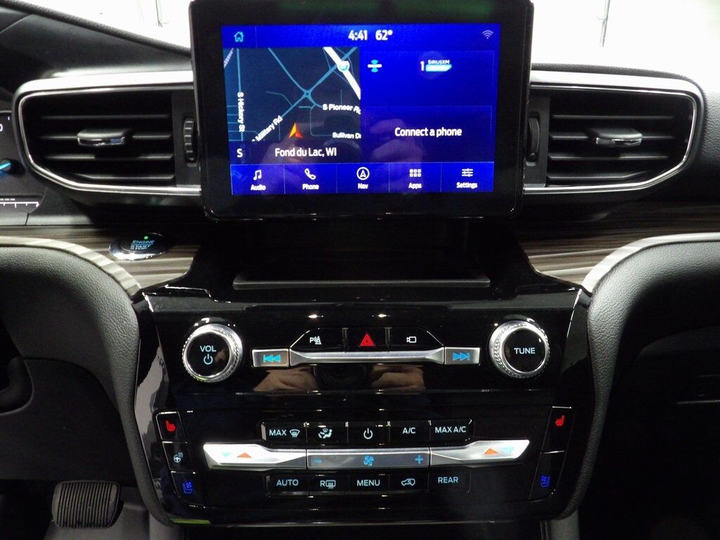 2021 Ford Explorer Limited 4WD 6 Passenger Fond du Lac WI