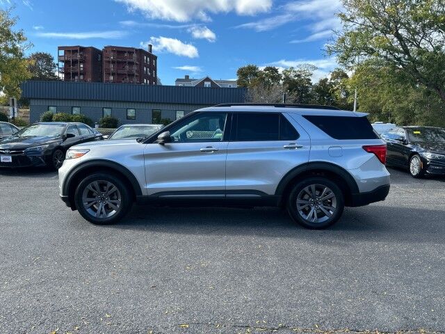 2021 Ford Explorer XLT photo 3