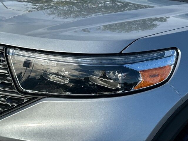 2021 Ford Explorer XLT photo 2