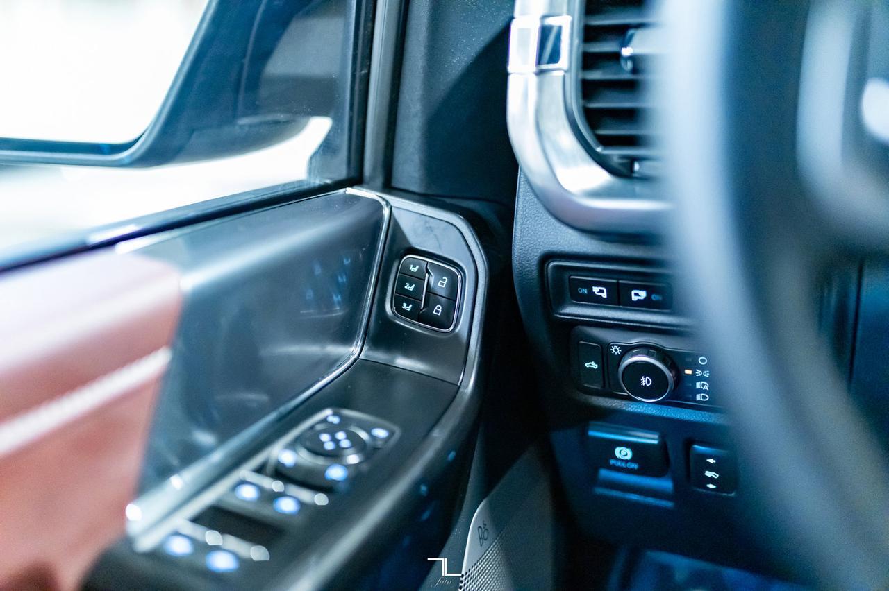 2021 Ford F-150 4x4 Super Crew Lariat Leather Nav BCam Red Deer AB