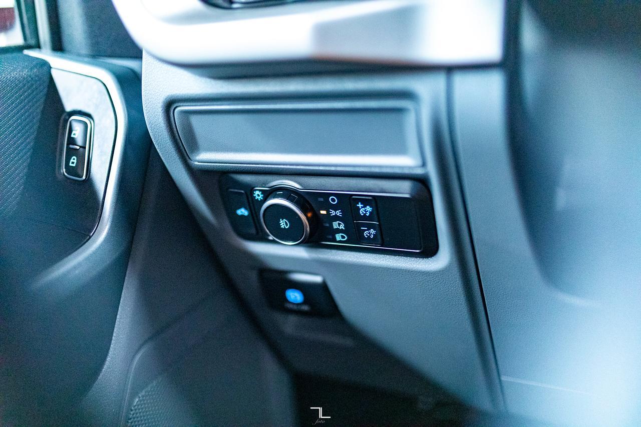 2021 Ford F-150 4x4 Super Crew XLT BCam Topper Red Deer AB