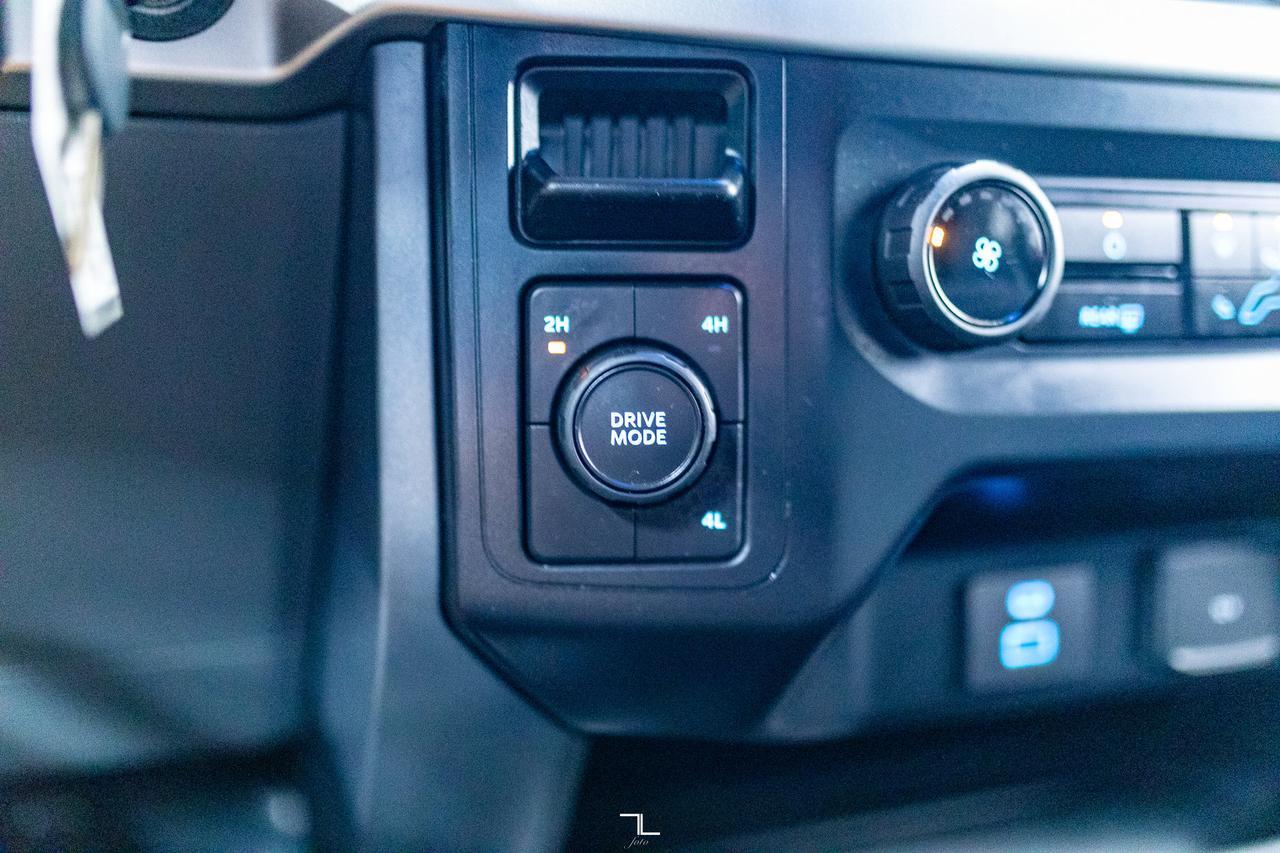 2021 Ford F-150 4x4 Super Crew XLT BCam Topper Red Deer AB