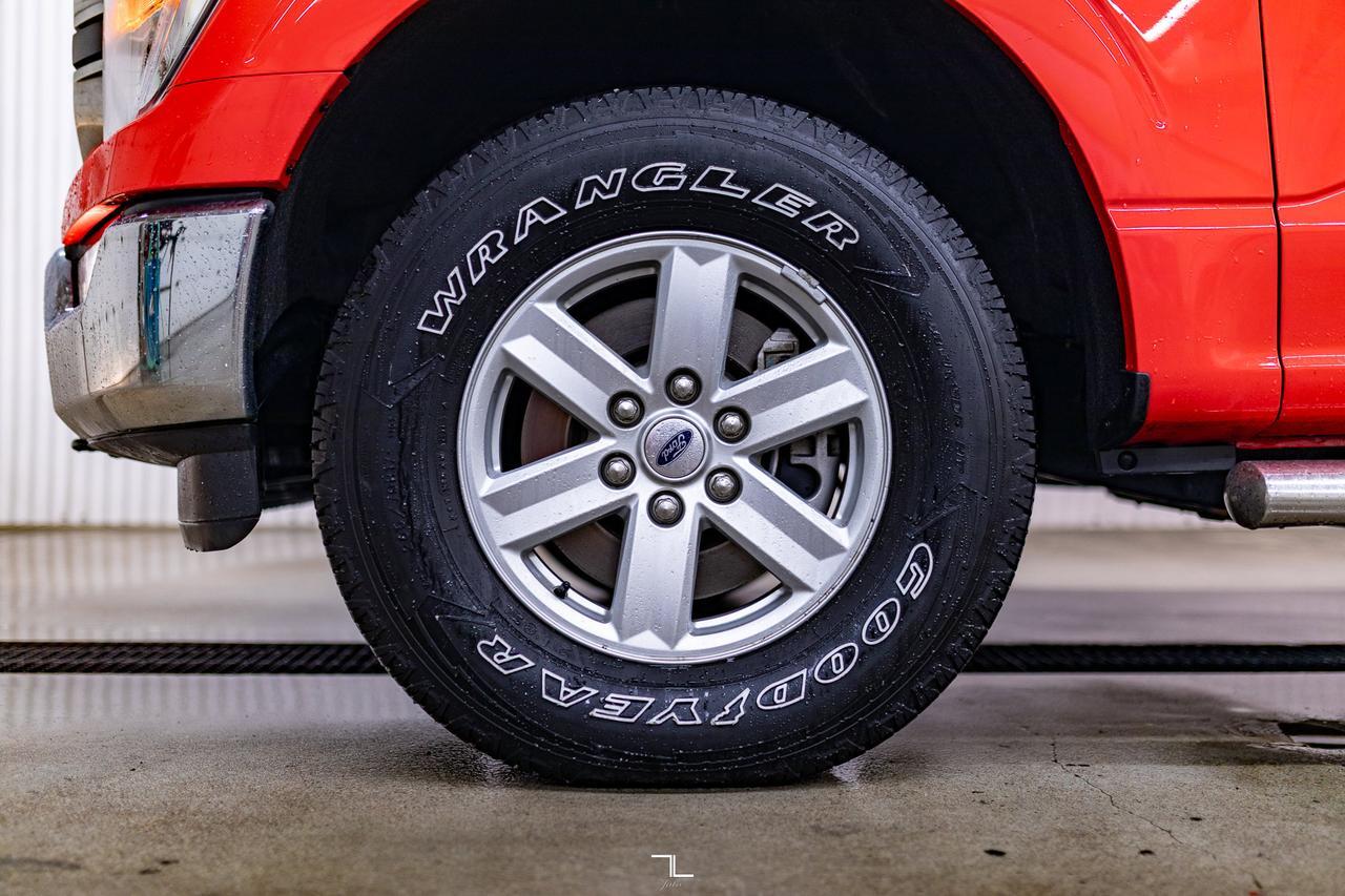 2021 Ford F-150 4x4 Super Crew XLT BCam Topper Red Deer AB