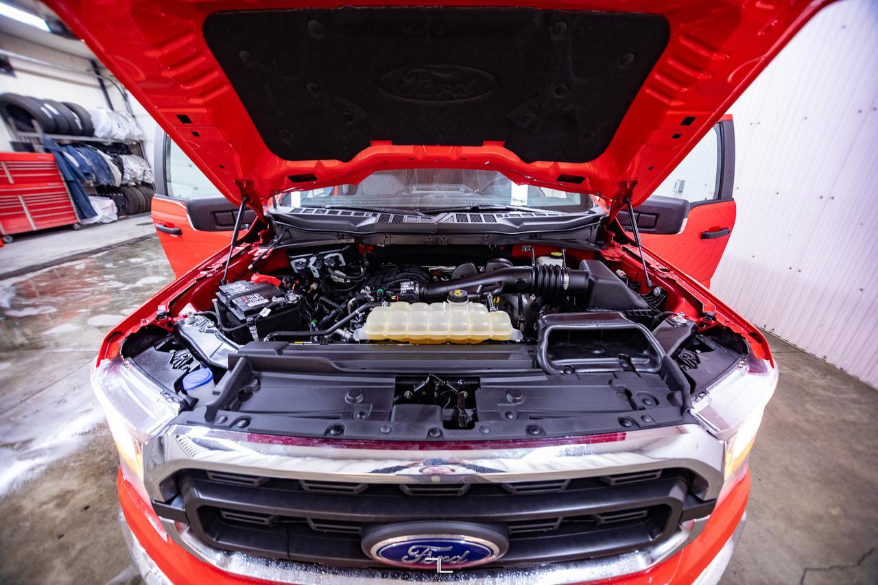 2021 Ford F-150 4x4 Super Crew XLT BCam Topper Red Deer AB