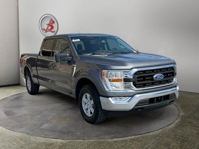 2021 Chevrolet Silverado 1500 Custom photo 2