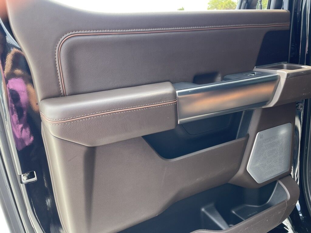 2021 Ford F-150 KING RANCH~CLEAN CARFAX~3.5L POWERBOOST HYBRIDFX4 PKG~TWIN PANEL MOONROOF~MAX TOWING PKG~ONLINE FINANCE AND SHIPPING AVAILABLE!!!! Sarasota FL