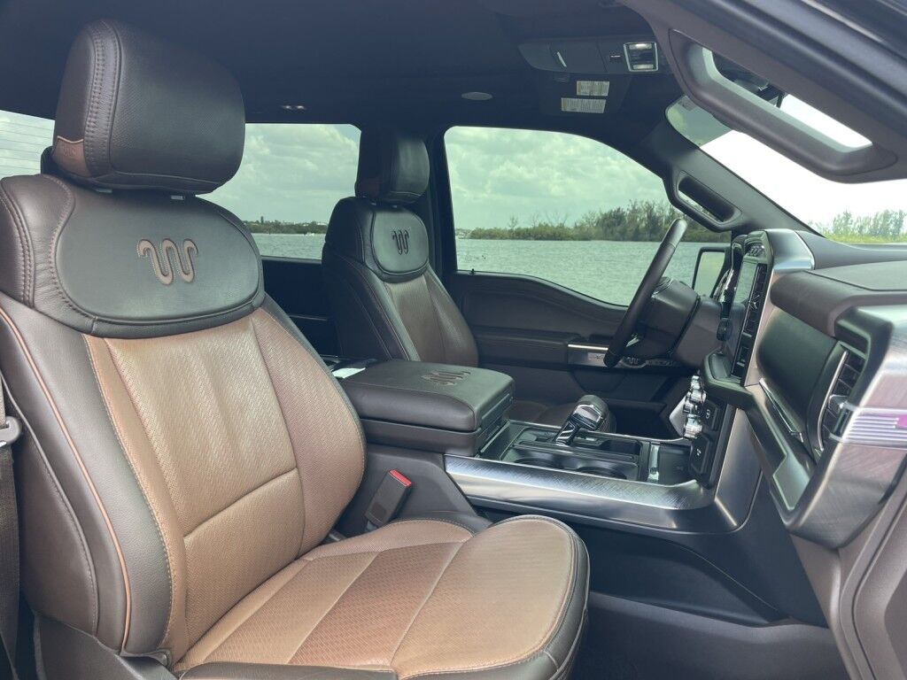 2021 Ford F-150 KING RANCH~CLEAN CARFAX~3.5L POWERBOOST HYBRIDFX4 PKG~TWIN PANEL MOONROOF~MAX TOWING PKG~ONLINE FINANCE AND SHIPPING AVAILABLE!!!! Sarasota FL