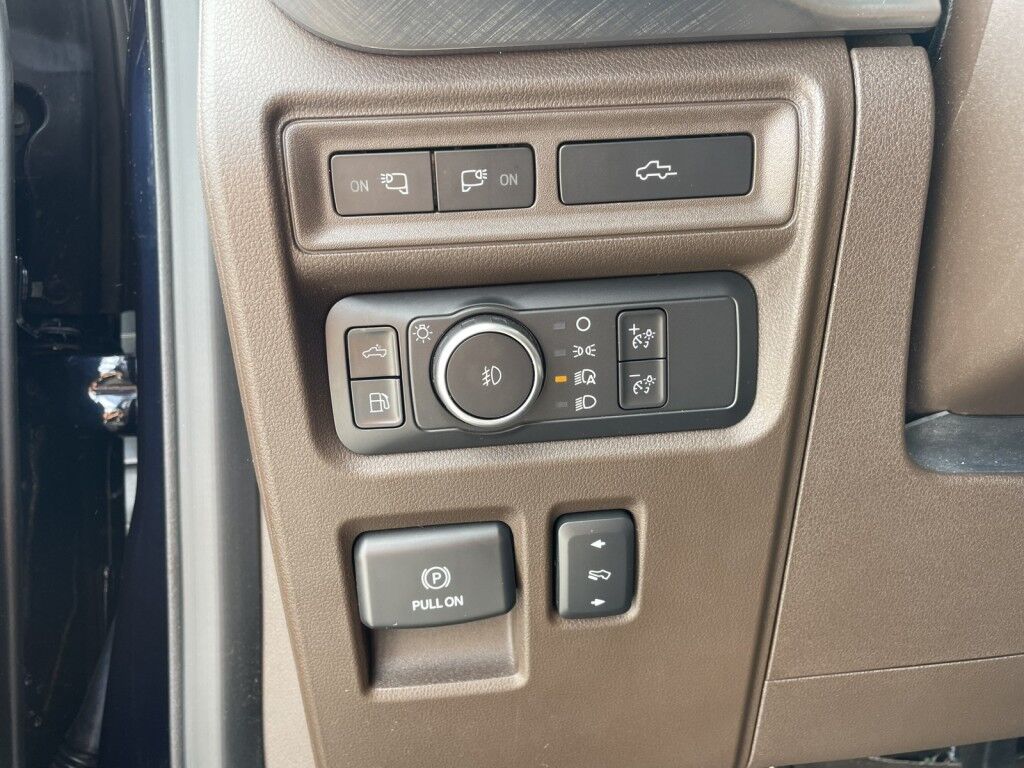 2021 Ford F-150 KING RANCH~CLEAN CARFAX~3.5L POWERBOOST HYBRIDFX4 PKG~TWIN PANEL MOONROOF~MAX TOWING PKG~ONLINE FINANCE AND SHIPPING AVAILABLE!!!! Sarasota FL