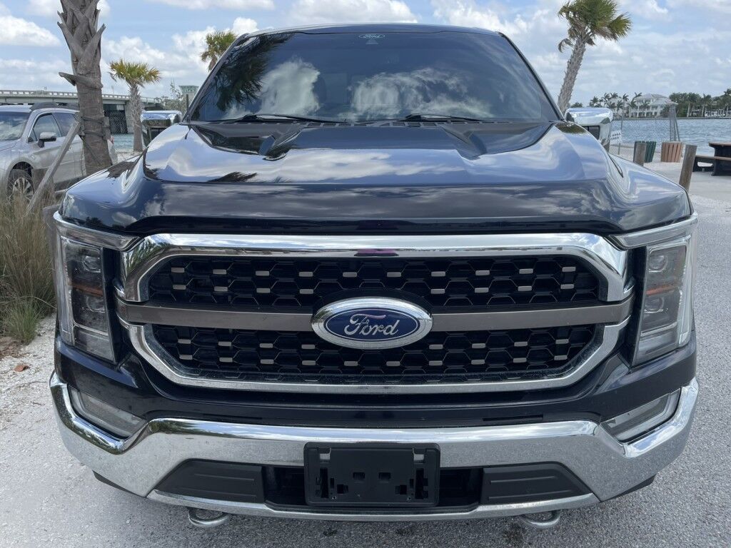 2021 Ford F-150 KING RANCH~CLEAN CARFAX~3.5L POWERBOOST HYBRIDFX4 PKG~TWIN PANEL MOONROOF~MAX TOWING PKG~ONLINE FINANCE AND SHIPPING AVAILABLE!!!! Sarasota FL