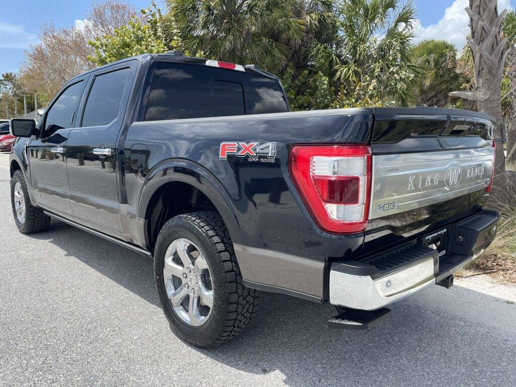 2021 Ford F-150 KING RANCH~CLEAN CARFAX~3.5L POWERBOOST HYBRIDFX4 PKG~TWIN PANEL MOONROOF~MAX TOWING PKG~ONLINE FINANCE AND SHIPPING AVAILABLE!!!! Sarasota FL