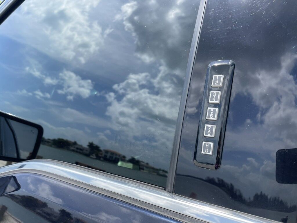 2021 Ford F-150 KING RANCH~CLEAN CARFAX~FX4 PKG~TWIN PANEL MOONROOF~MAX TOWING PKG~ONLINE FINANCE AND SHIPPING AVAILABLE!!!! Sarasota FL