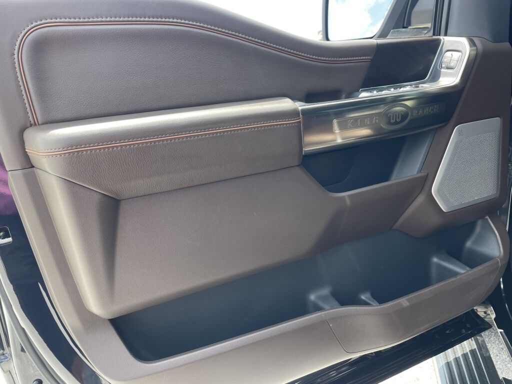 2021 Ford F-150 KING RANCH~CLEAN CARFAX~FX4 PKG~TWIN PANEL MOONROOF~MAX TOWING PKG~ONLINE FINANCE AND SHIPPING AVAILABLE!!!! Sarasota FL