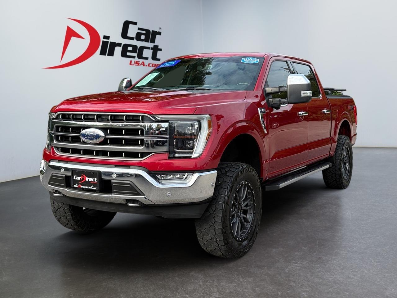 2021 Ford F-150 LARIAT, POWER TAILGATE, LIFTED, HARD TONNEAU COVER WITH RACKS, 360 BACKUP CAMERA, PANO MOONROOF, AUTO START/STOP, HEATED FRONT & REAR SEATS, BLIND SPOT ALERT, FORWARD COLLISION WARNING, CUSTOM FUEL WHEELS, BUILT TOUGH, LUXURY FEATURES!
