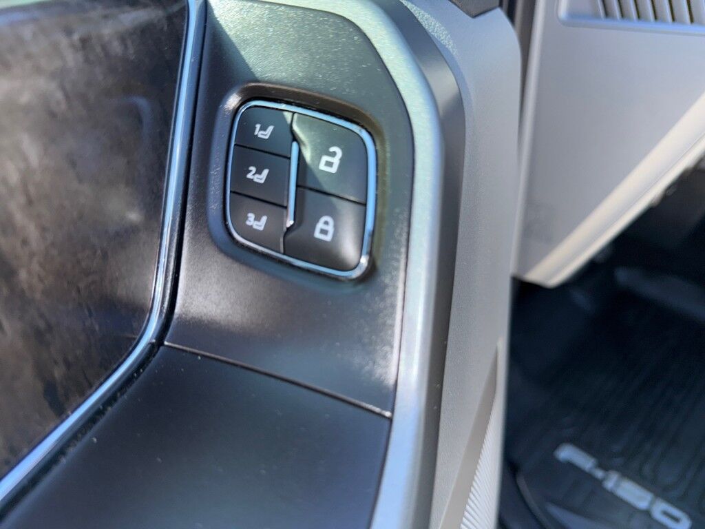 2021 Ford F-150 LARIAT~POWERBOOST HYBRID~DRIVER ASSIST~CARPLAY~CONNECTED CAR INTEGRATED APPS~ ECOBOOST~FX4 PACKAGE~LEATHER SEATS~REMOTE ENGINE START~TOW/HAUL MODE~ONLINE FINANCE AND SHIPPING AVAILABLE Sarasota FL