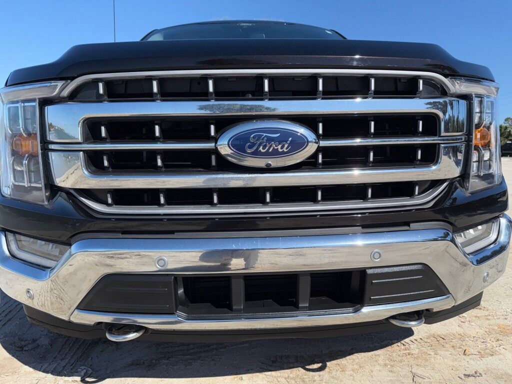 2021 Ford F-150 LARIAT~POWERBOOST HYBRID~DRIVER ASSIST~CARPLAY~CONNECTED CAR INTEGRATED APPS~ ECOBOOST~FX4 PACKAGE~LEATHER SEATS~REMOTE ENGINE START~TOW/HAUL MODE~ONLINE FINANCE AND SHIPPING AVAILABLE Sarasota FL