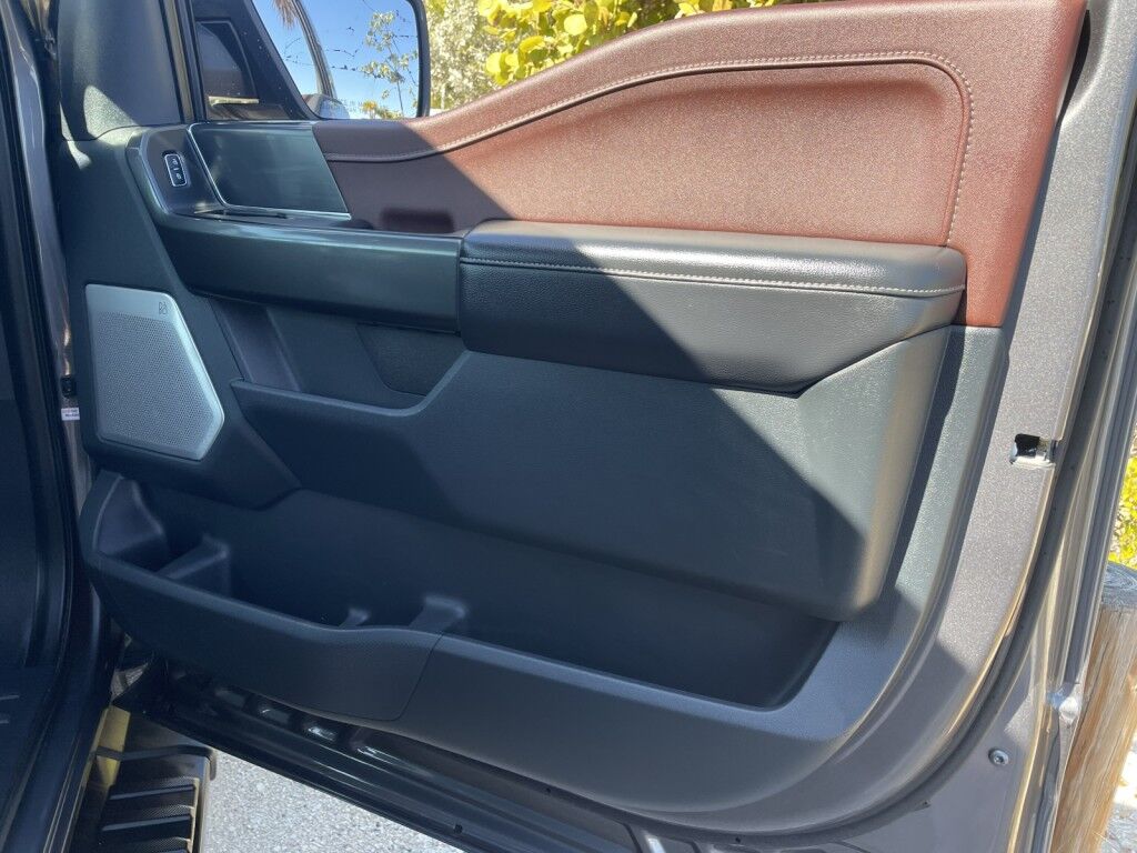 2021 Ford F-150 LARIAT~POWERBOOST HYBRID~TWIN PANEL MOONROOF~FX4 OFF ROAD PACKAGE~1 OWNER~ONLINE FINANCE AND SHIPPING AVAILABLE!!! Sarasota FL