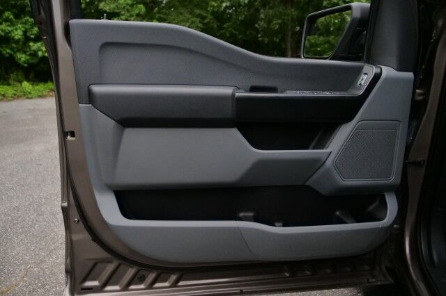 2021 Ford F-150 XL / 5.0L V8 / NITTO Tires / Running Boards! High Point NC