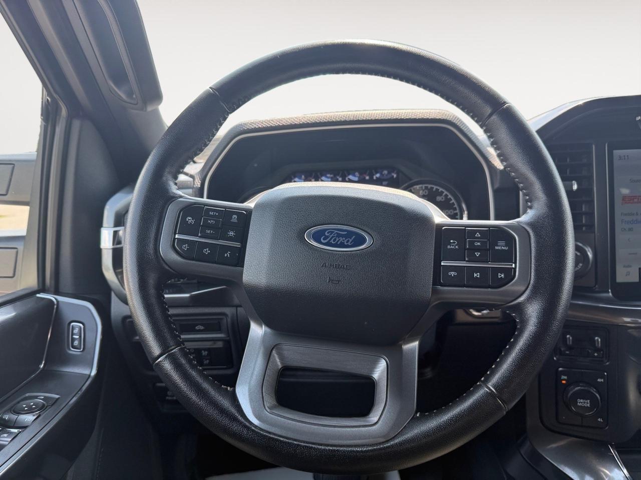 2021 Ford F-150 XLT, HEATED SEATS, BLUETOOTH, RUNNING BOARDS, BED LINER, TOW PACKAGE, BACKUP CAMERA, POWER MIRRORS, REMOTE START, APPLE CARPLAY/ANROID AUTO, CLEAN CARFAX, ONLY 1 OWNER! Norfolk VA