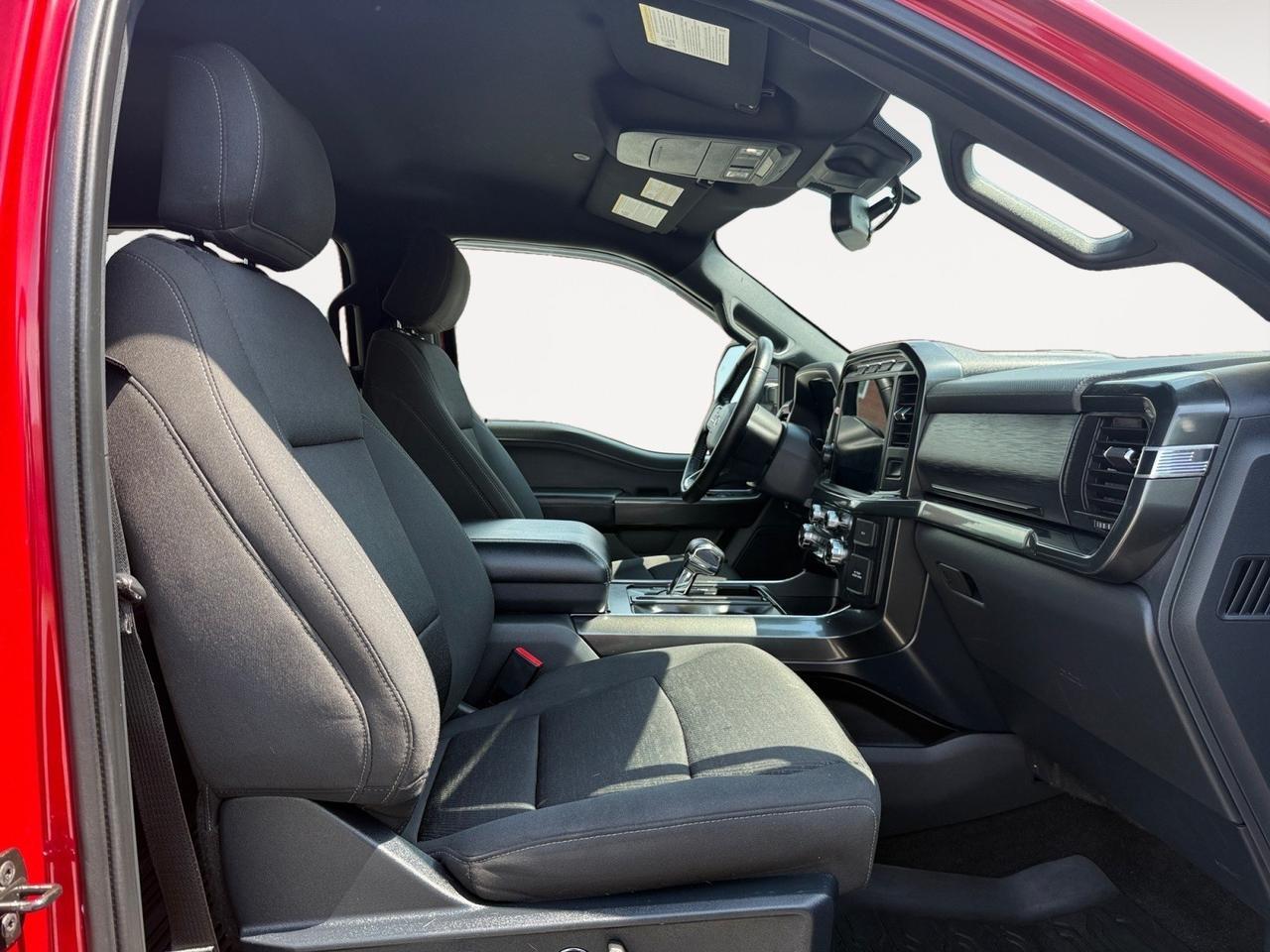 2021 Ford F-150 XLT, HEATED SEATS, BLUETOOTH, RUNNING BOARDS, BED LINER, TOW PACKAGE, BACKUP CAMERA, POWER MIRRORS, REMOTE START, APPLE CARPLAY/ANROID AUTO, CLEAN CARFAX, ONLY 1 OWNER! Norfolk VA