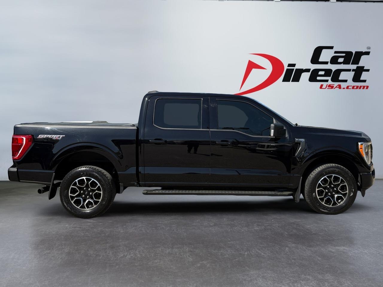 2021 Ford F-150 XLT, RUNNING BOARDS, TOW PACKAGE, BACKUP CAMERA WITH PARKING SENSORS, BLIND SPOT ALERT, LANE KEEP ASSIST, REMOTE START, HEATED SEATS, LOW MILES, ONLY 1 OWNER, TAKE THIS FORD HOME TODAY!