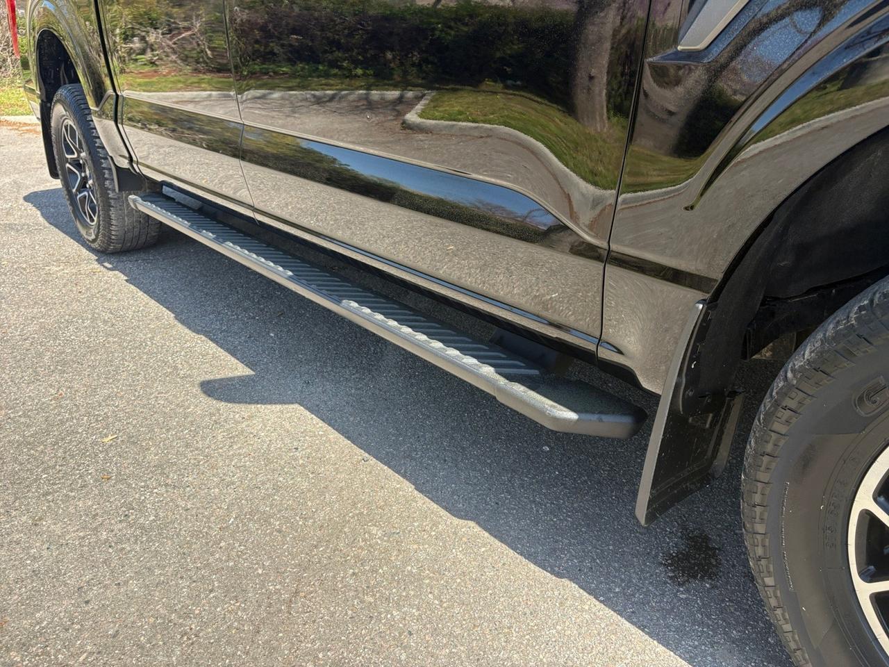 2021 Ford F-150 XLT, RUNNING BOARDS, TOW PACKAGE, BACKUP CAMERA WITH PARKING SENSORS, BLIND SPOT ALERT, LANE KEEP ASSIST, REMOTE START, HEATED SEATS, LOW MILES, ONLY 1 OWNER, TAKE THIS FORD HOME TODAY! Virginia Beach VA