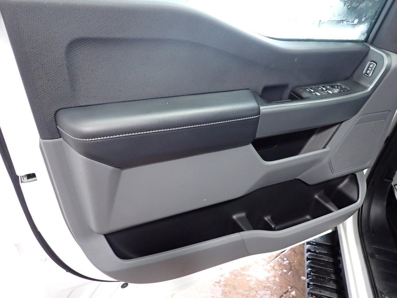 2021 Ford F-150 "XLT SUPERCREW 6'8" BOX 4WD Listowel ON