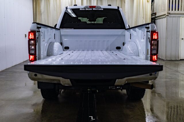2021 Ford F-250 4x4 Crew Cab XLT FX4 BCam Red Deer AB