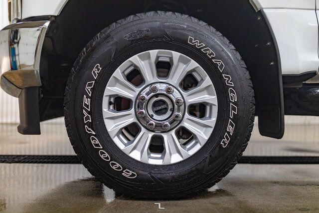 2021 Ford F-250 4x4 Crew Cab XLT FX4 PSeat BCam Red Deer AB